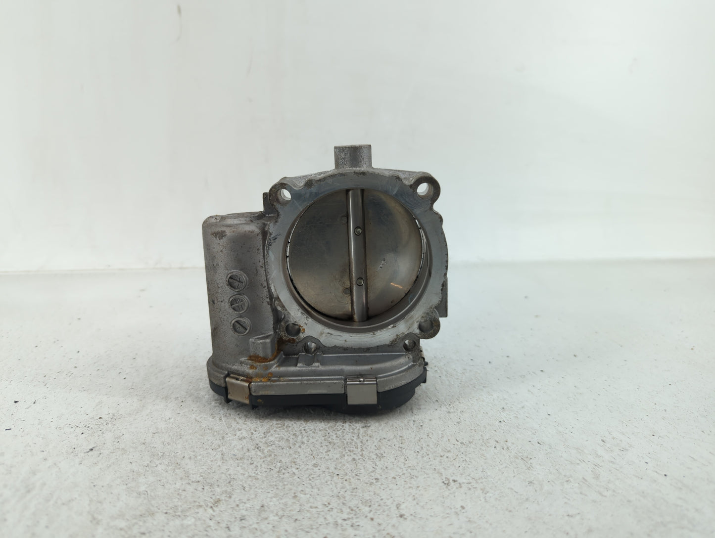 2011-2016 Chrysler Town & Country Throttle Body P/N:05184349AE 05184349AC Fits OEM Used Auto Parts - Oemusedautoparts1.com