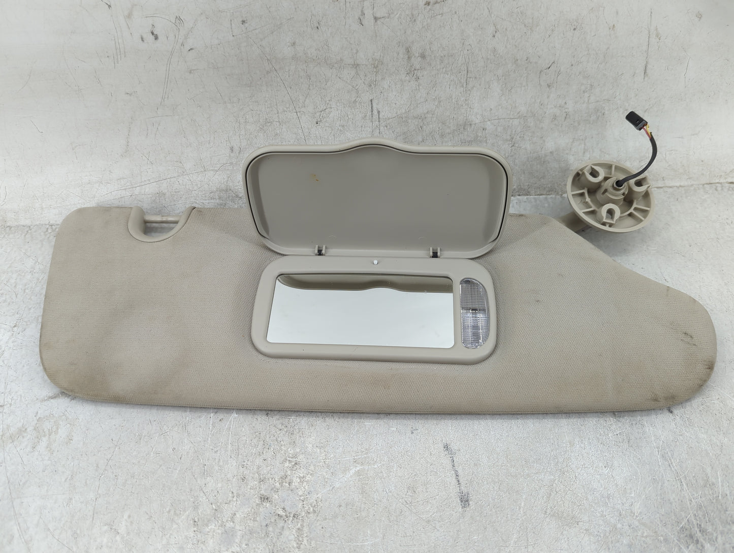 2011-2016 Chrysler Town & Country Sun Visor Shade Replacement Passenger Right Mirror Fits OEM Used Auto Parts - Oemusedautop