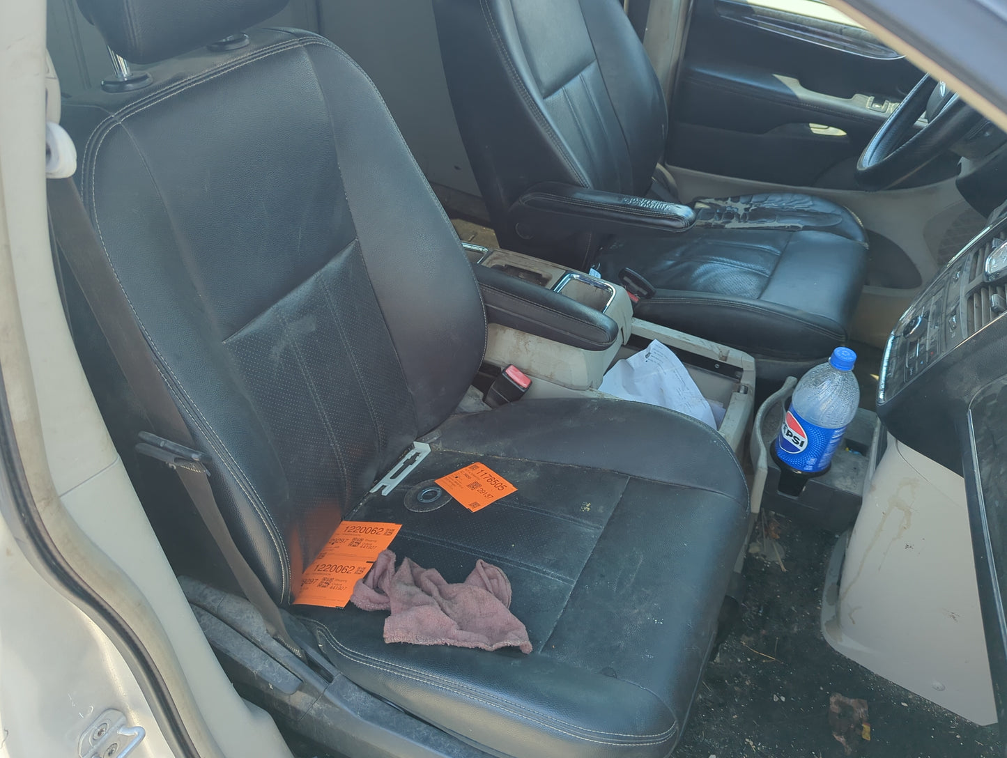 2011-2016 Chrysler Town & Country Passenger Front Seat Oem - Oemusedautoparts1.com