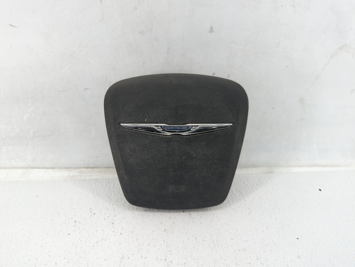 2011-2012 Chrysler Town & Country Air Bag Driver Left Steering Wheel Mounted P/N:1QK22DX9AG Fits Fits 2011 2012 OEM Used Aut