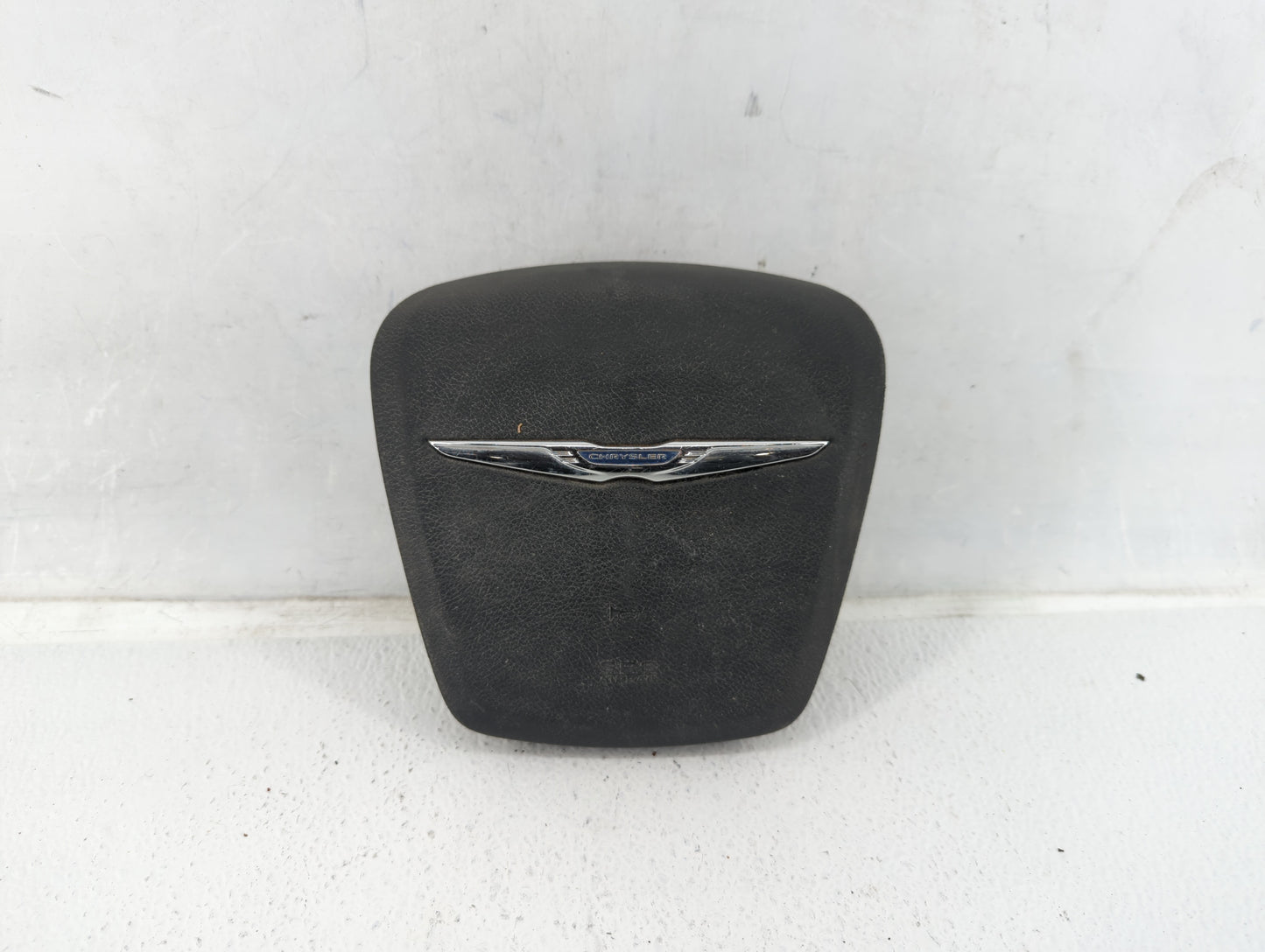 2011-2012 Chrysler Town & Country Air Bag Driver Left Steering Wheel Mounted P/N:1QK22DX9AG Fits Fits 2011 2012 OEM Used Aut