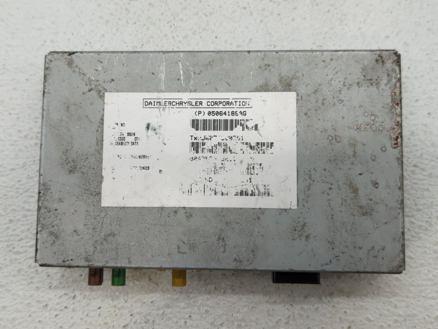 2012 Chrysler Town & Country Chassis Control Module Ccm Bcm Body Control - Oemusedautoparts1.com