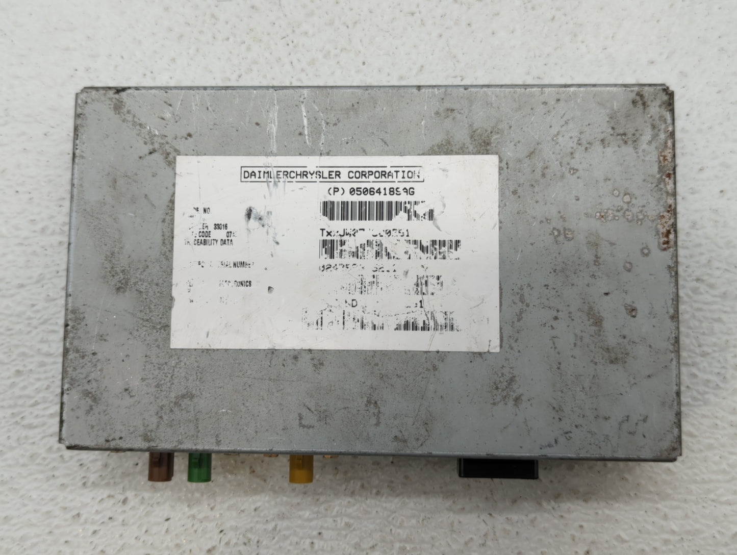 2012 Chrysler Town & Country Chassis Control Module Ccm Bcm Body Control - Oemusedautoparts1.com