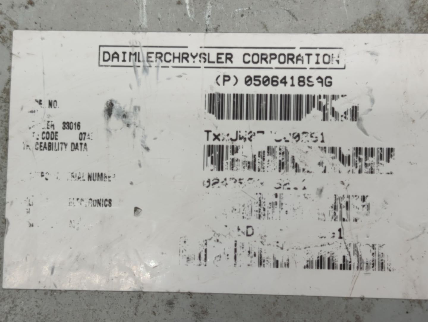 2012 Chrysler Town & Country Chassis Control Module Ccm Bcm Body Control - Oemusedautoparts1.com