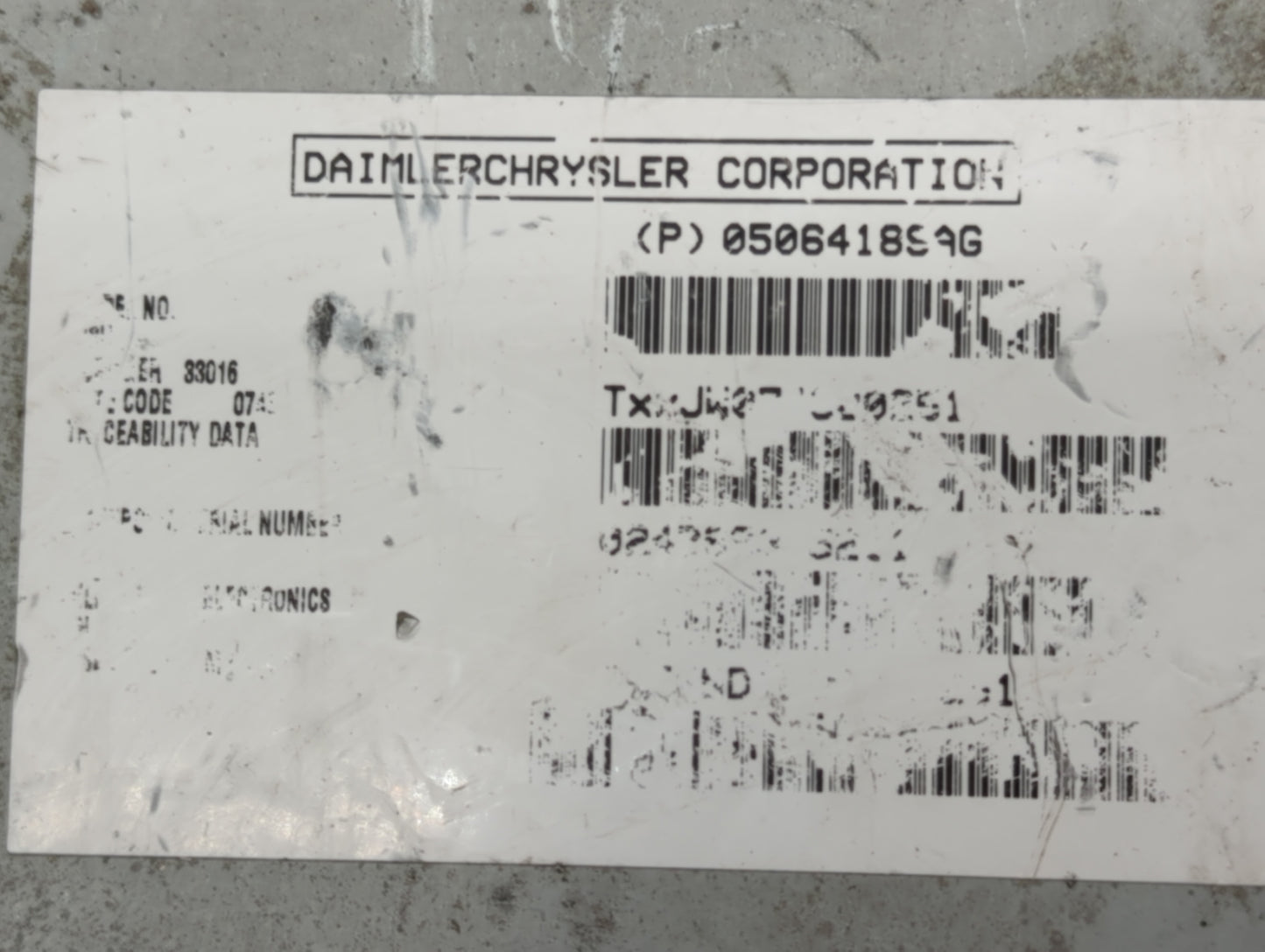 2012 Chrysler Town & Country Chassis Control Module Ccm Bcm Body Control - Oemusedautoparts1.com