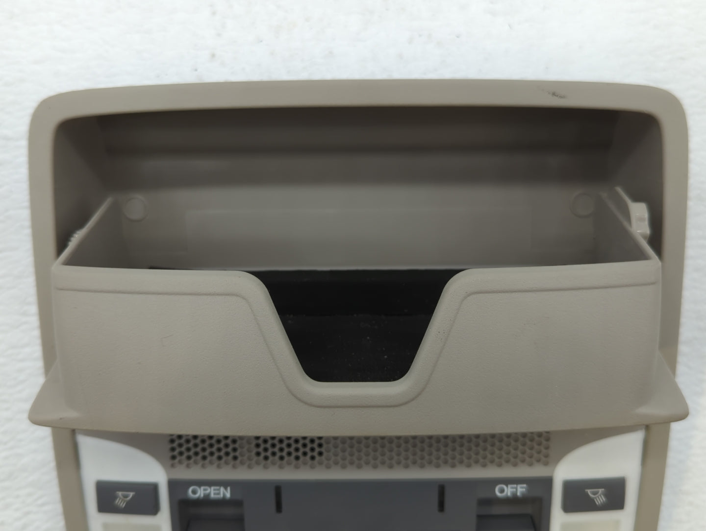 2012 Chrysler Town & Country Overhead Roof Console - Oemusedautoparts1.com