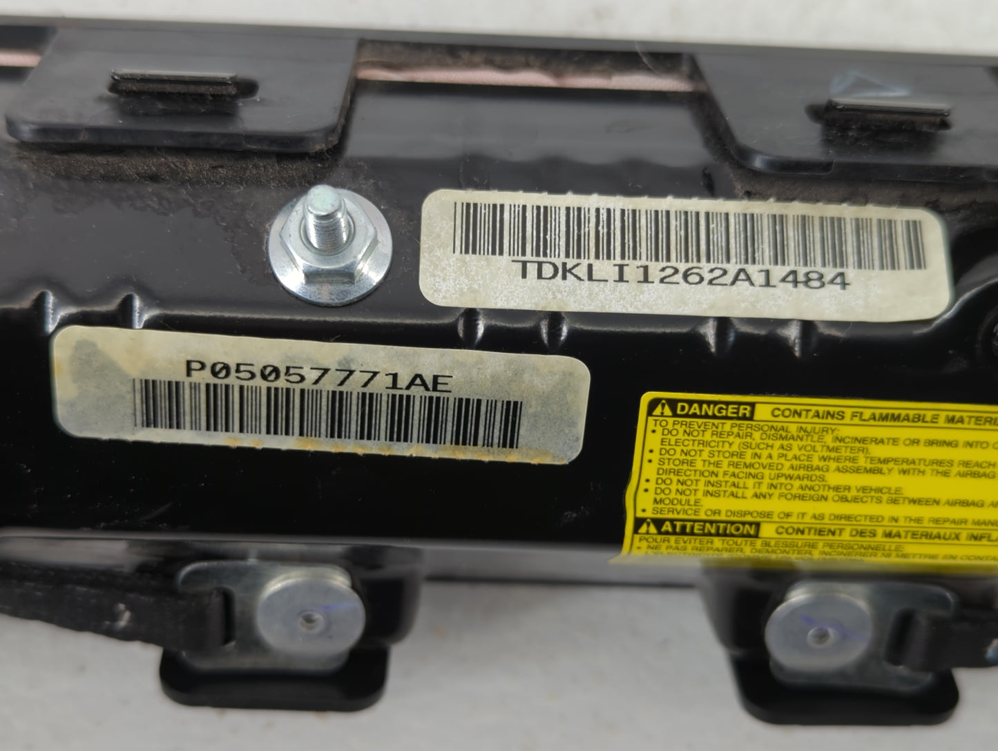 2012 Chrysler Town & Country Air Bag Driver Left Knee OEM P/N:P05057771AE Fits OEM Used Auto Parts - Oemusedautoparts1.com