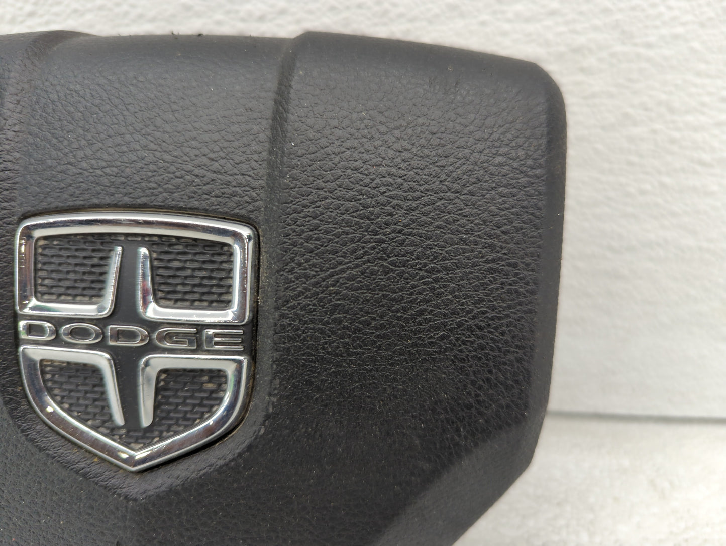 2011-2012 Chrysler Town & Country Air Bag Driver Left Steering Wheel Mounted P/N:PT1-1031 ADPS Fits Fits 2011 2012 OEM Used 