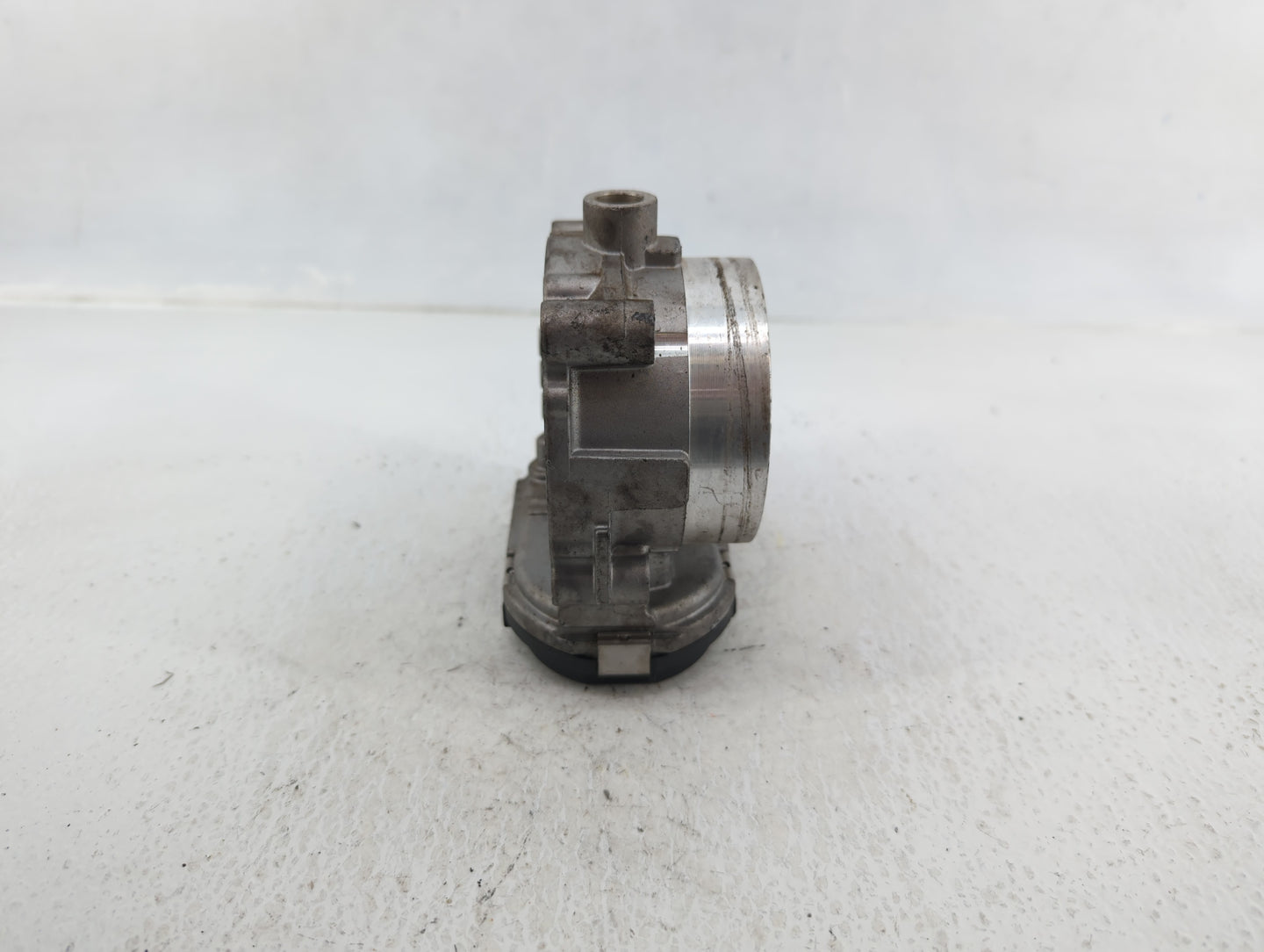 2011-2016 Chrysler Town & Country Throttle Body P/N:05184749AC Fits OEM Used Auto Parts - Oemusedautoparts1.com