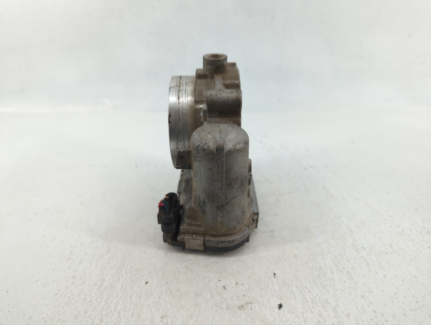 2011-2016 Chrysler Town & Country Throttle Body P/N:05184349AC Fits OEM Used Auto Parts - Oemusedautoparts1.com