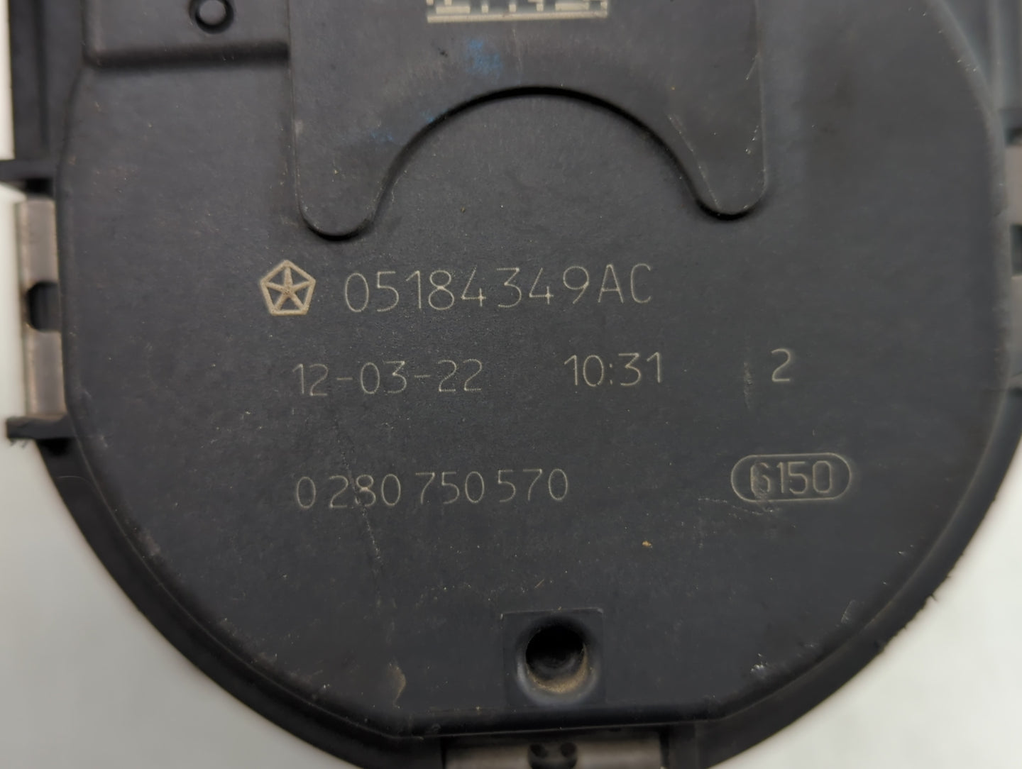 2011-2016 Chrysler Town & Country Throttle Body P/N:05184349AC Fits OEM Used Auto Parts - Oemusedautoparts1.com