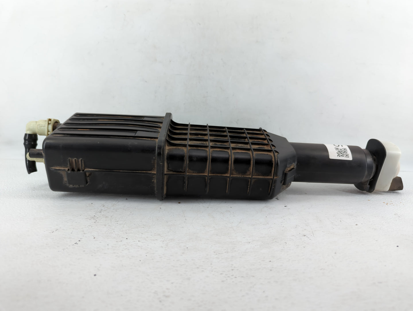 2012 Chrysler Town & Country Fuel Vapor Charcoal Canister - Oemusedautoparts1.com