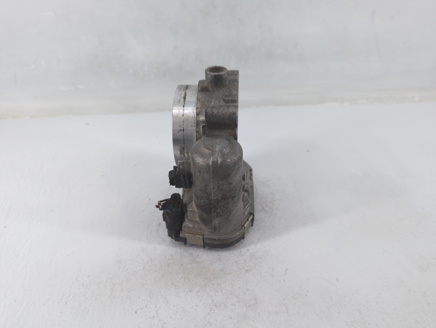 2011-2016 Chrysler Town & Country Throttle Body P/N:0 280 750 570 05184349AC Fits OEM Used Auto Parts - Oemusedautoparts1.co