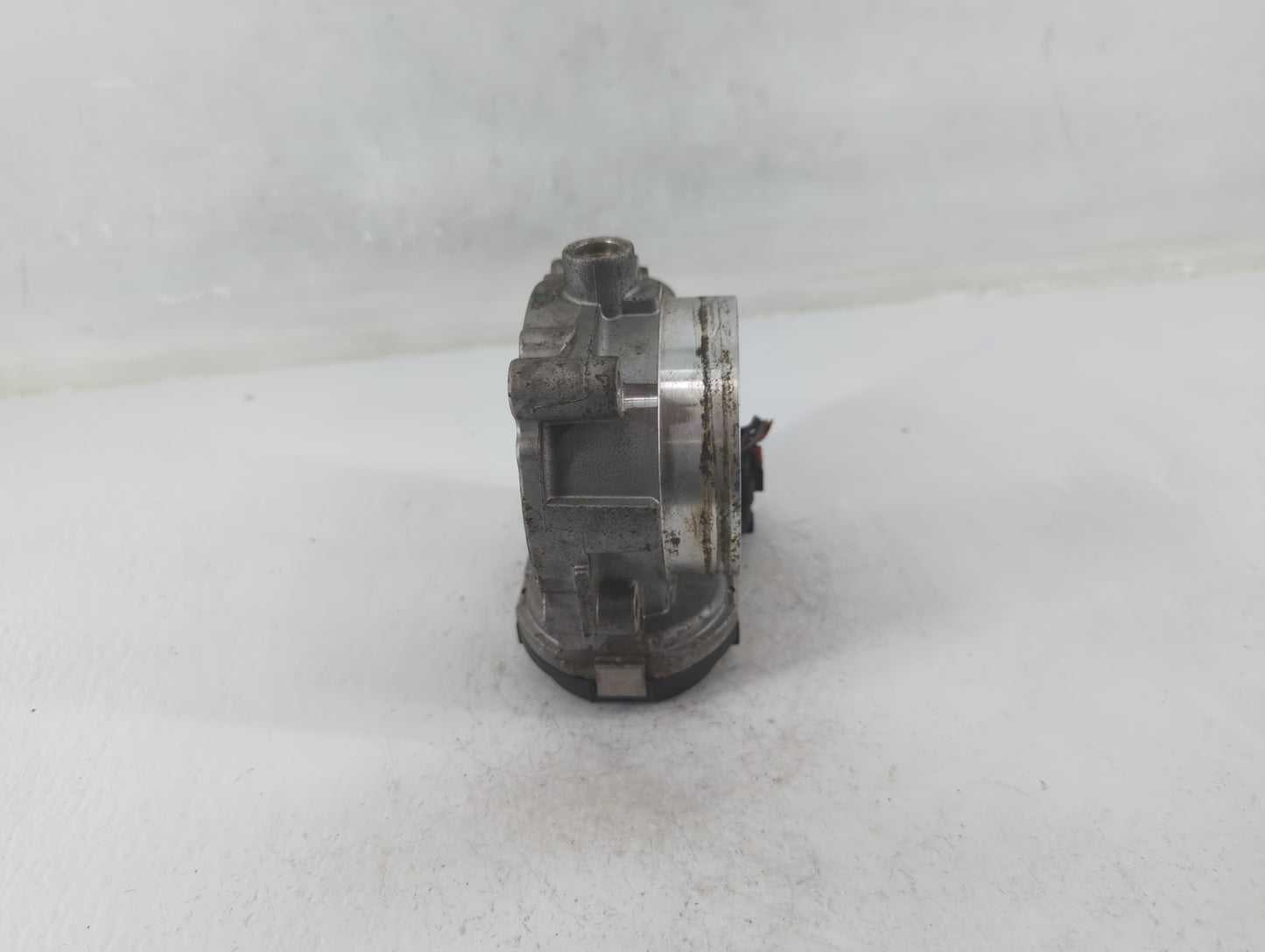 2011-2016 Chrysler Town & Country Throttle Body P/N:0 280 750 570 05184349AC Fits OEM Used Auto Parts - Oemusedautoparts1.co