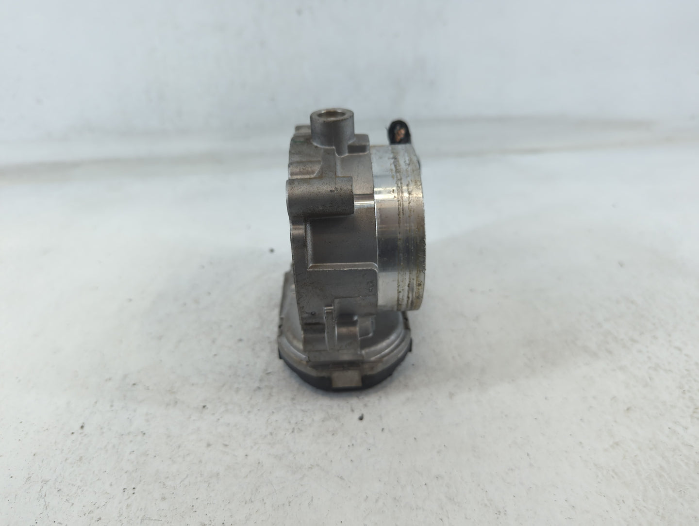 2011-2016 Chrysler Town & Country Throttle Body P/N:05184349AC Fits OEM Used Auto Parts - Oemusedautoparts1.com