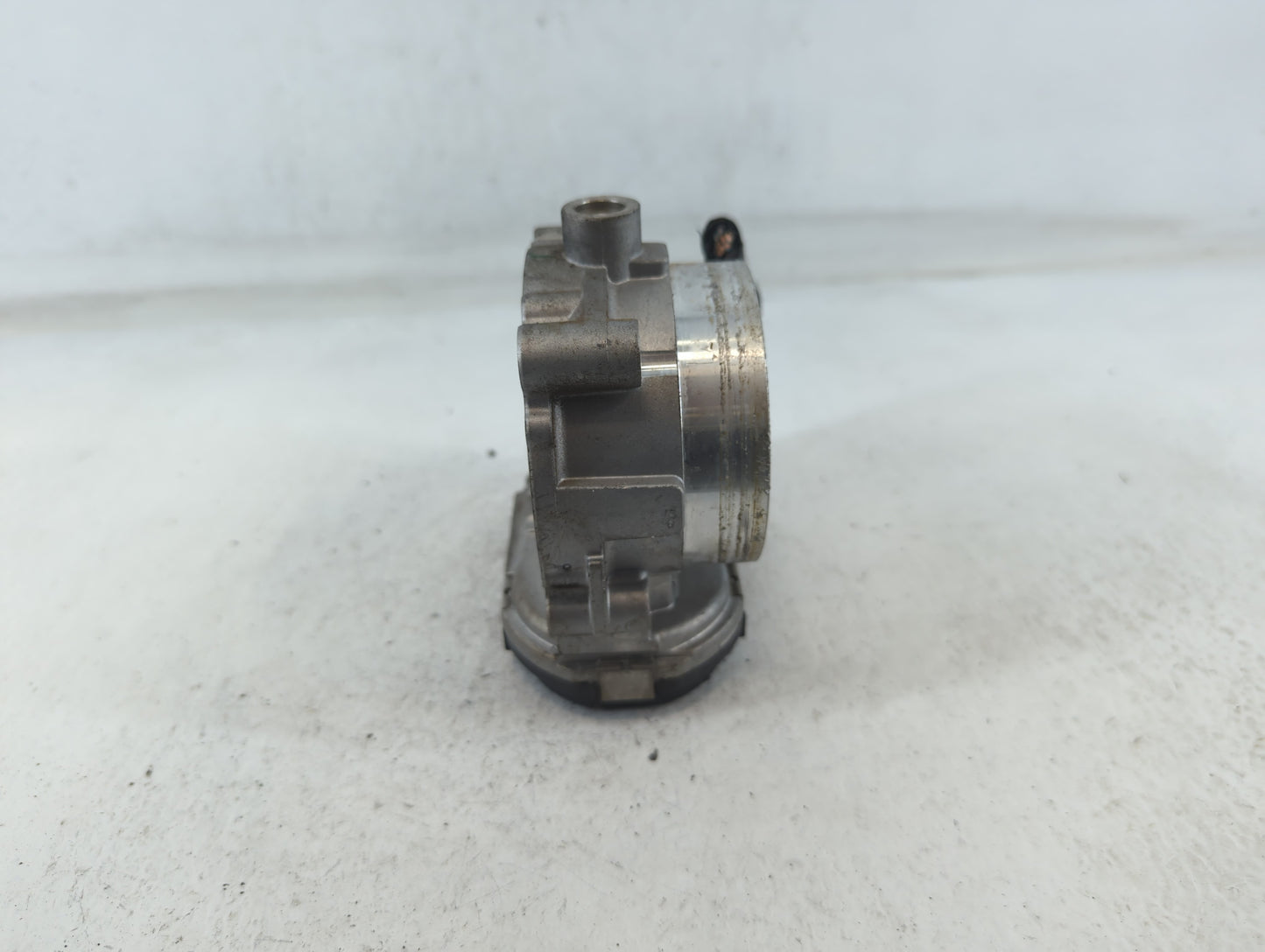 2011-2016 Chrysler Town & Country Throttle Body P/N:05184349AC Fits OEM Used Auto Parts - Oemusedautoparts1.com