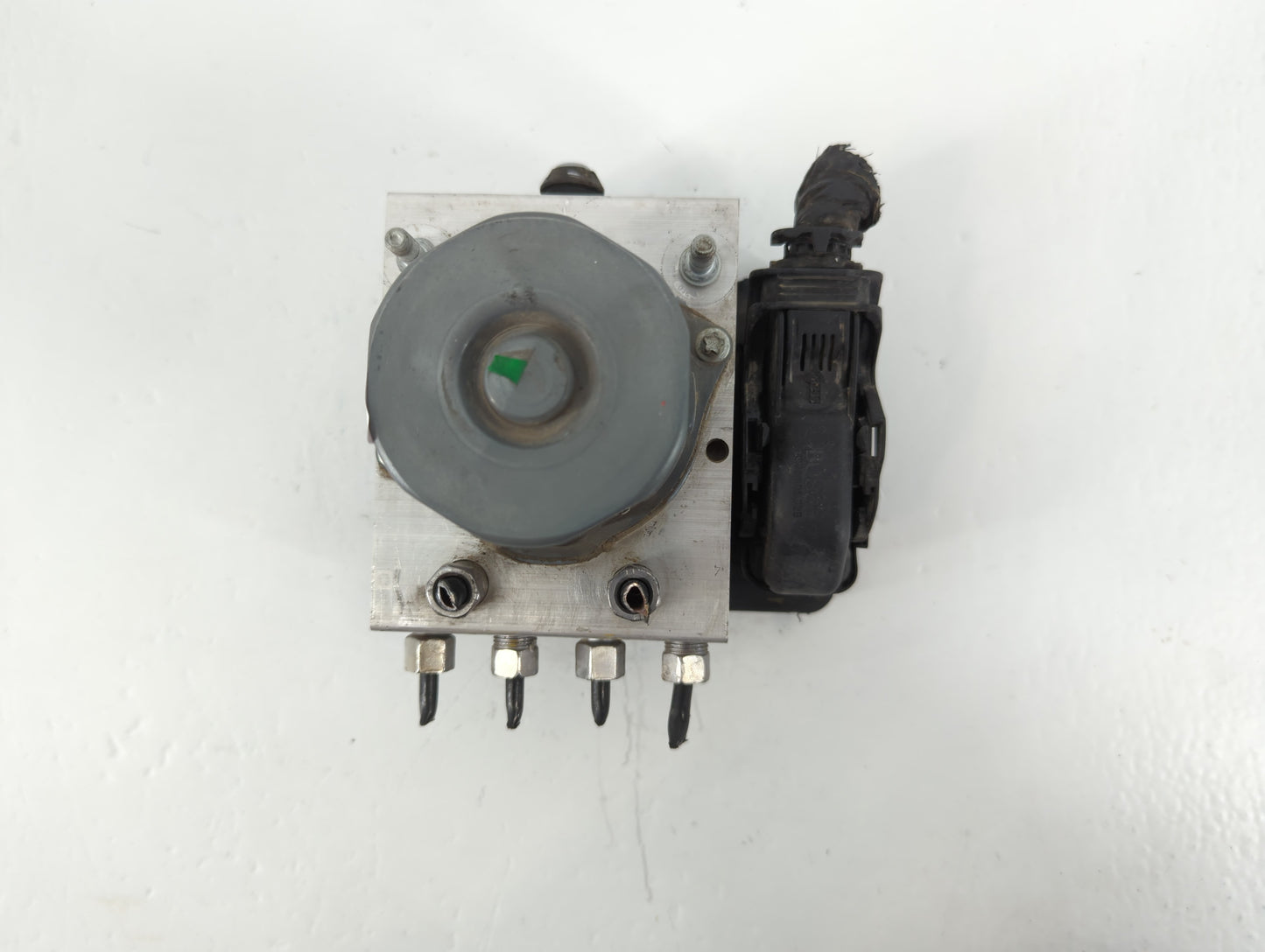 2012 Chrysler Town & Country ABS Pump Control Module Replacement P/N:269 506 05154911AE Fits OEM Used Auto Parts - Oemusedau