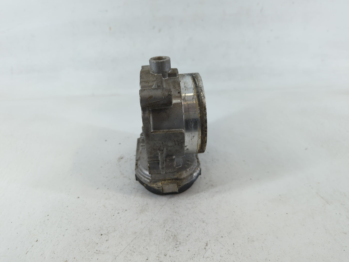 2011-2016 Chrysler Town & Country Throttle Body P/N:0 280 750 570 05184349AC Fits OEM Used Auto Parts - Oemusedautoparts1.co