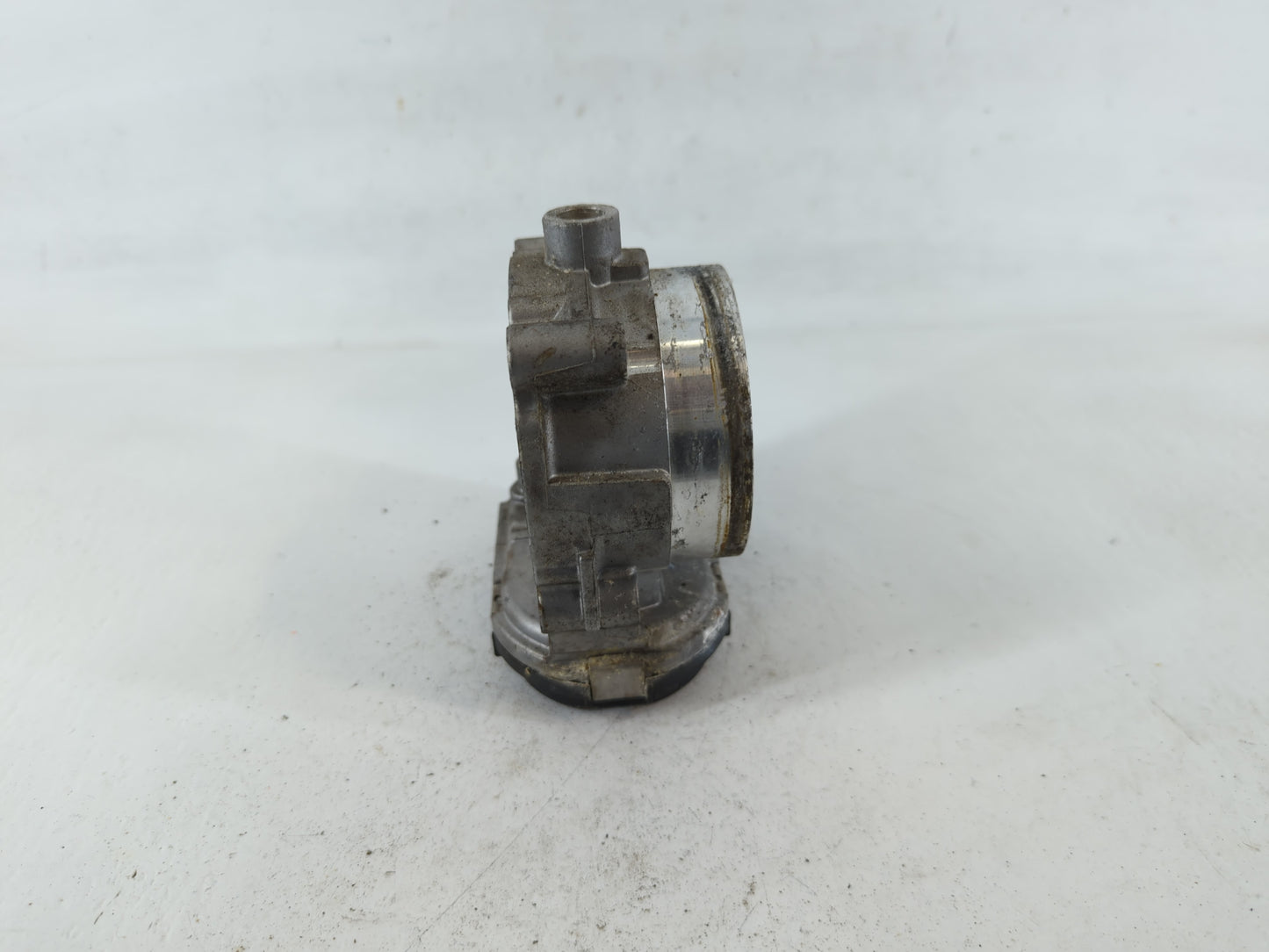 2011-2016 Chrysler Town & Country Throttle Body P/N:0 280 750 570 05184349AC Fits OEM Used Auto Parts - Oemusedautoparts1.co