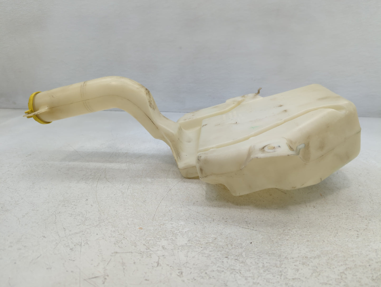 2011 Chrysler Town & Country Windshield Washer Fluid Reservoir Bottle Oem - Oemusedautoparts1.com