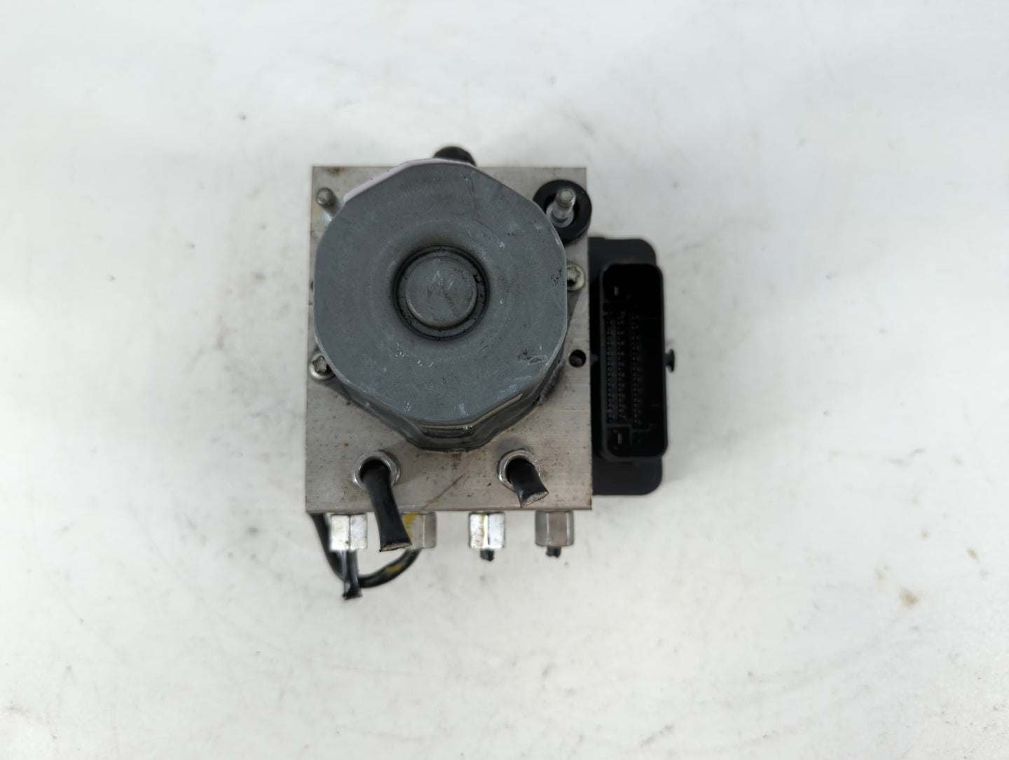 2012 Chrysler Town & Country ABS Pump Control Module Replacement P/N:P05154911AD Fits OEM Used Auto Parts - Oemusedautoparts