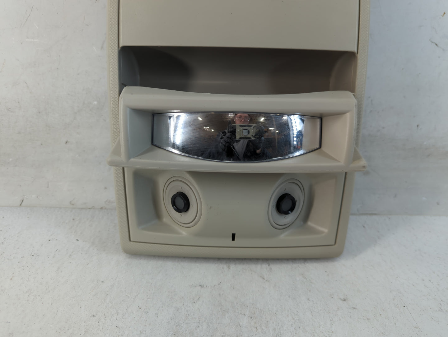 2012 Chrysler Town & Country Overhead Roof Console - Oemusedautoparts1.com