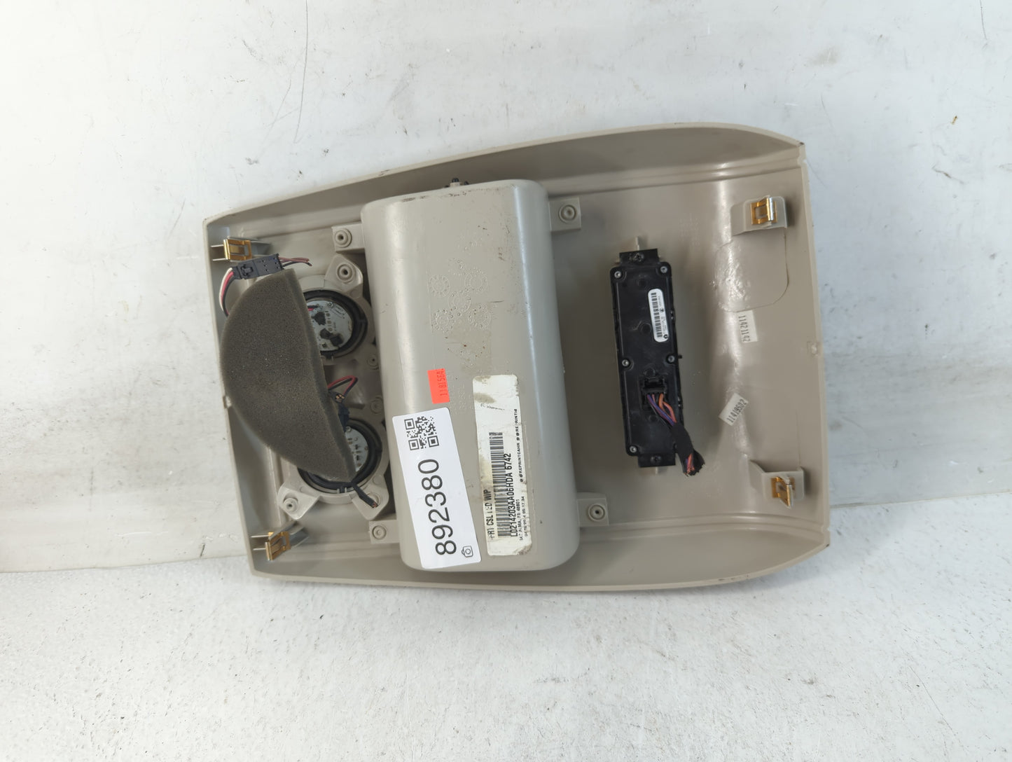 2012 Chrysler Town & Country Overhead Roof Console - Oemusedautoparts1.com