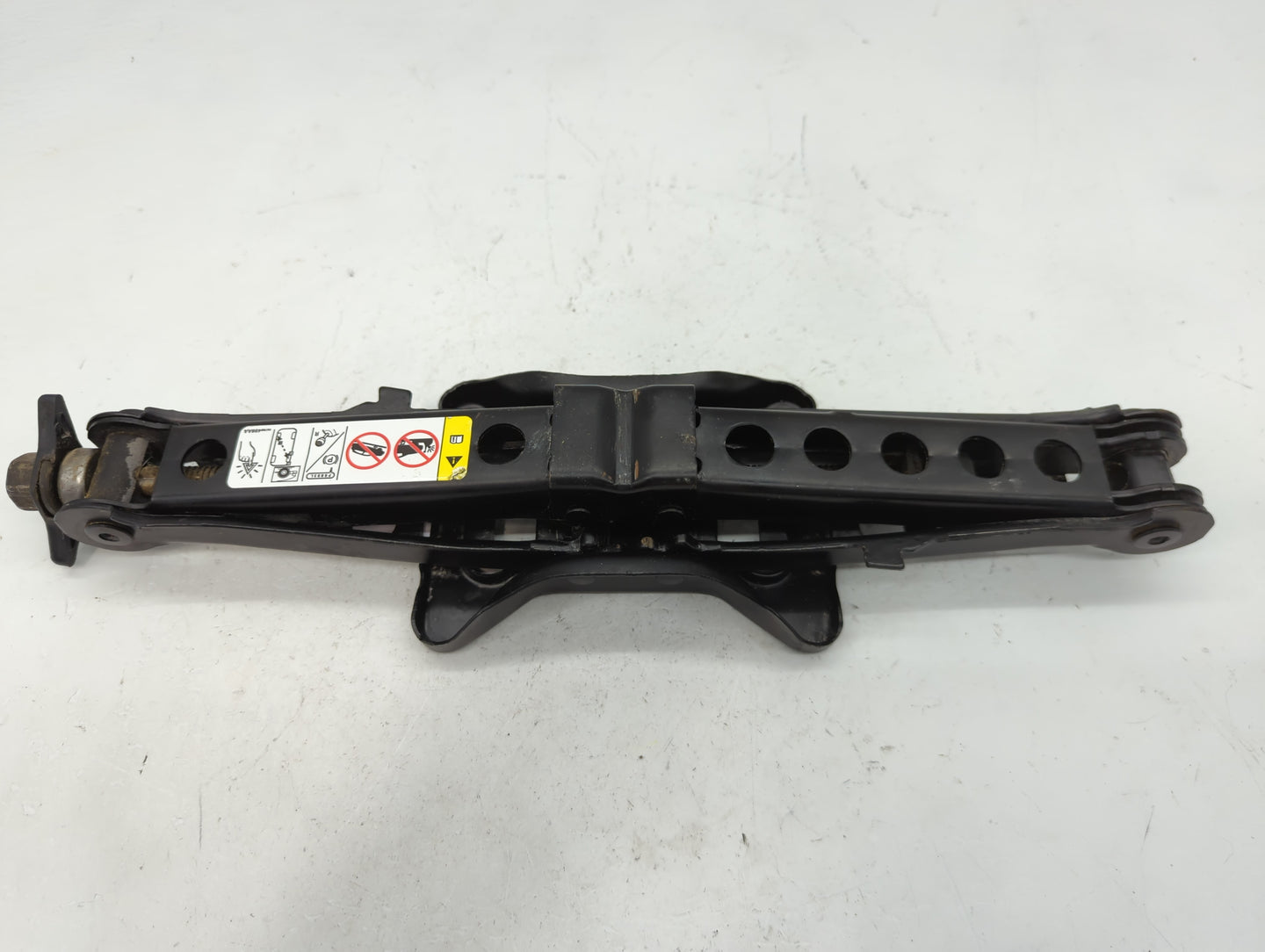 2012 Dodge Avenger Spare Scissor Car Jack 1112412 - Oemusedautoparts1.com