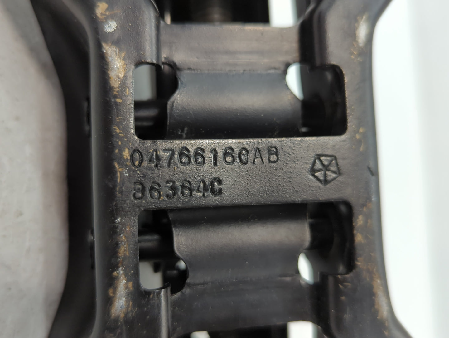 2012 Dodge Avenger Spare Scissor Car Jack 1112412 - Oemusedautoparts1.com