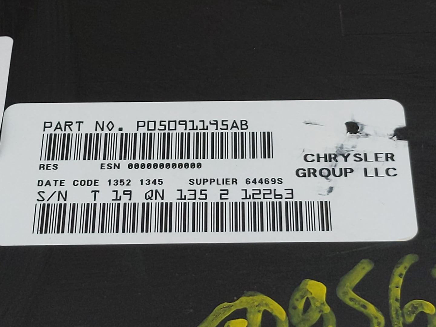 2011-2012 Dodge Avenger Radio AM FM Cd Player Receiver Replacement P/N:P05091195AB Fits Fits 2011 2012 OEM Used Auto Parts -