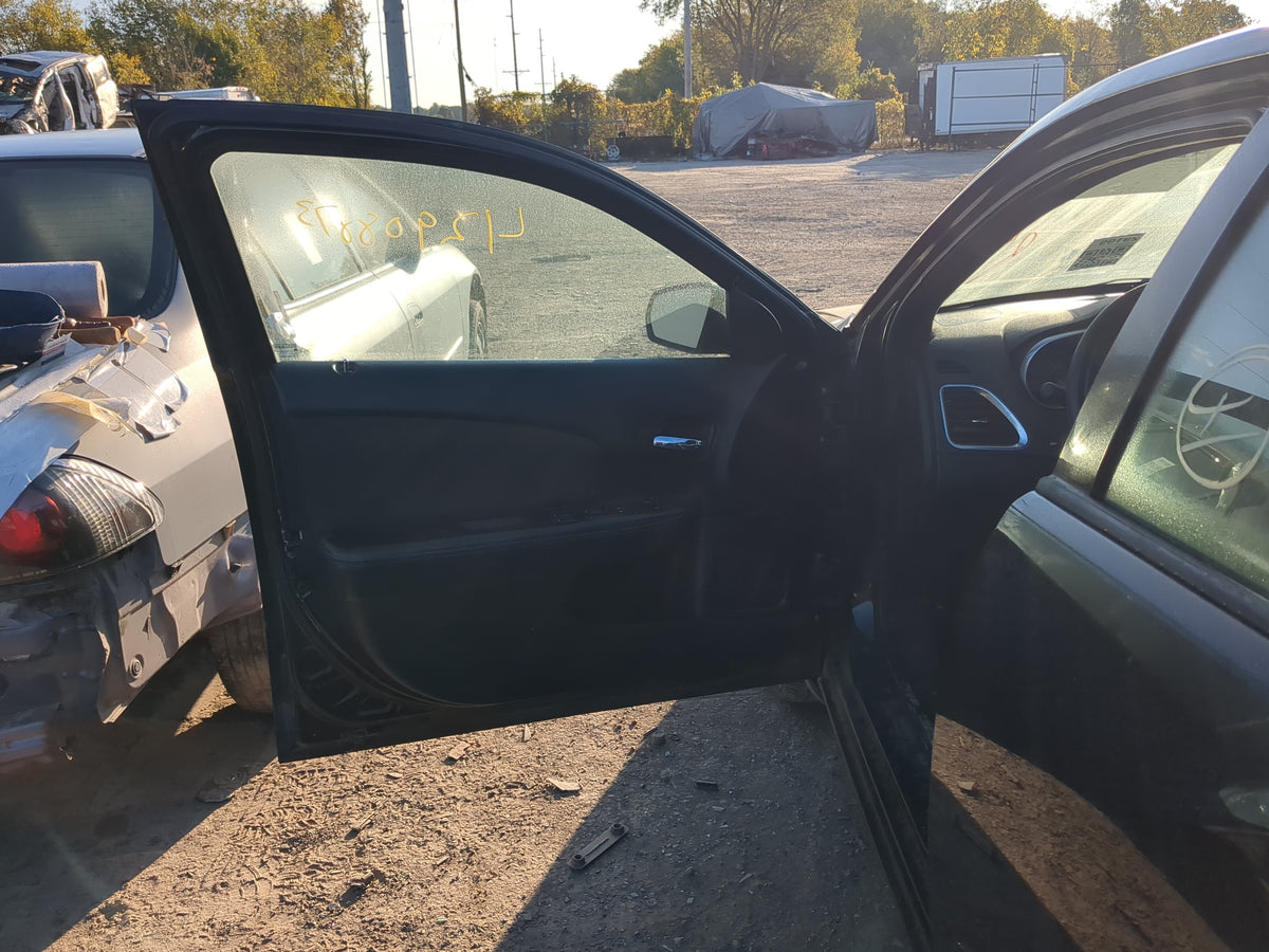 2011-2014 Dodge Avenger Driver Front Door Oem 1191429 - Oemusedautoparts1.com