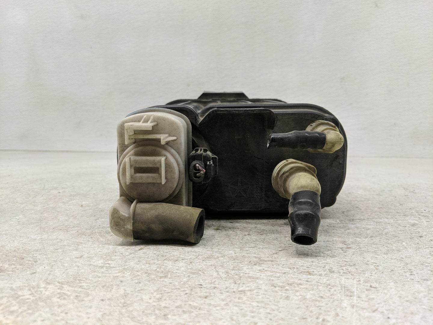 2012 Dodge Avenger Fuel Vapor Charcoal Canister 1261147 - Oemusedautoparts1.com