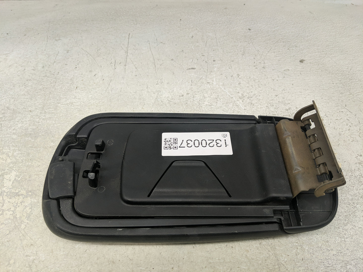 2012 Dodge Avenger Center Console Armrest Cover Lid Fits OEM Used Auto Parts - Oemusedautoparts1.com