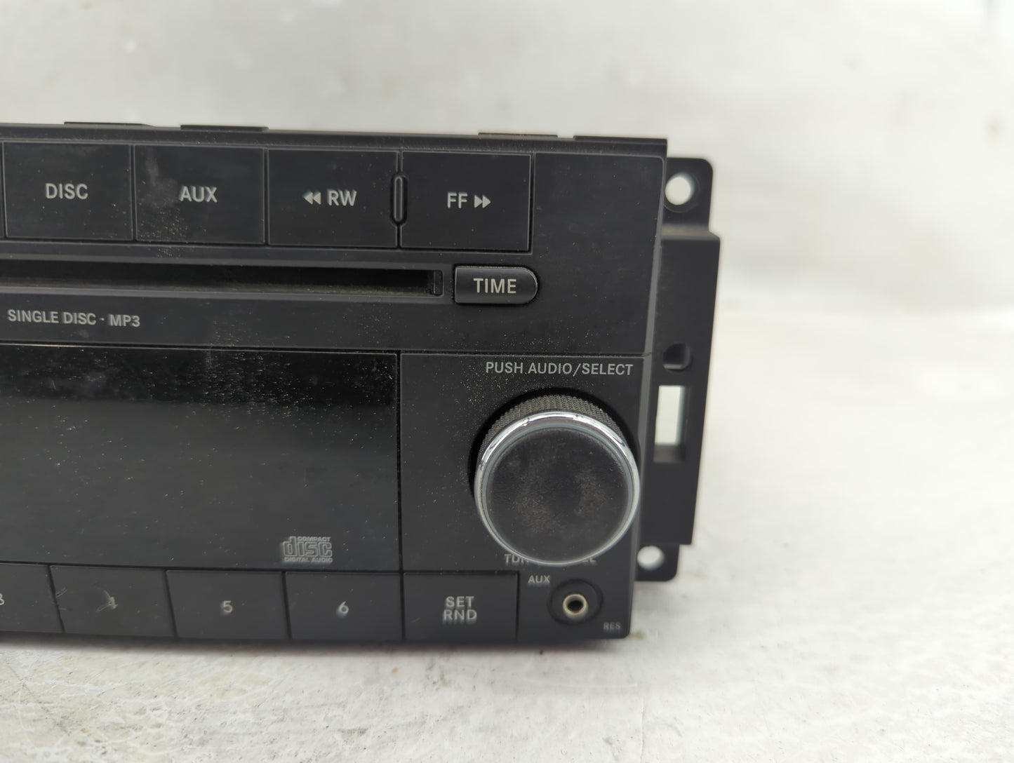 2011-2012 Dodge Avenger Radio AM FM Cd Player Receiver Replacement P/N:P05091222AD Fits Fits 2011 2012 OEM Used Auto Parts -