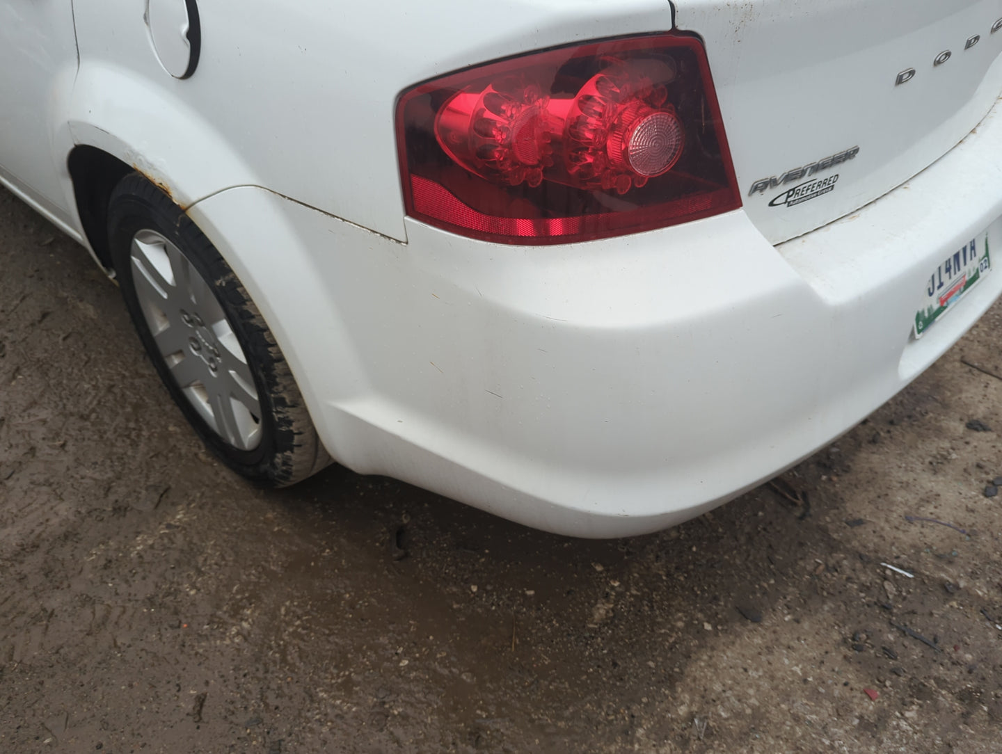 2011-2014 Dodge Avenger Rear Bumper Assembly Oem 1376039 - Oemusedautoparts1.com