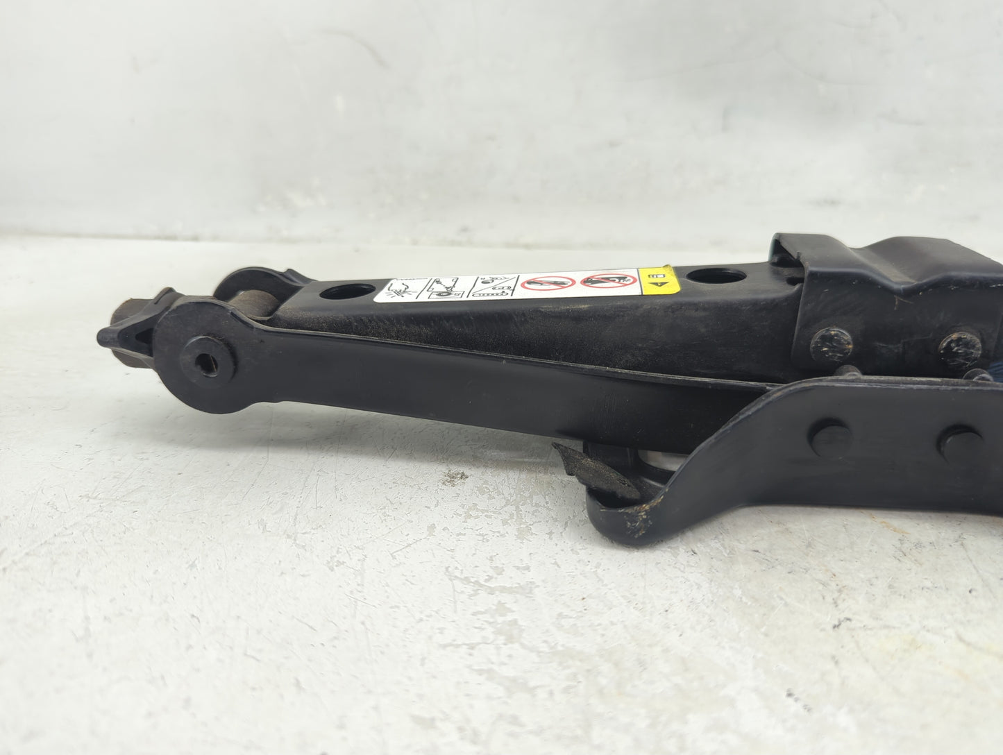 2012 Dodge Avenger Spare Scissor Car Jack - Oemusedautoparts1.com