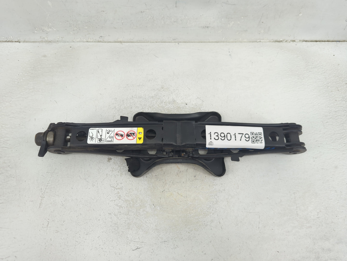 2012 Dodge Avenger Spare Scissor Car Jack - Oemusedautoparts1.com