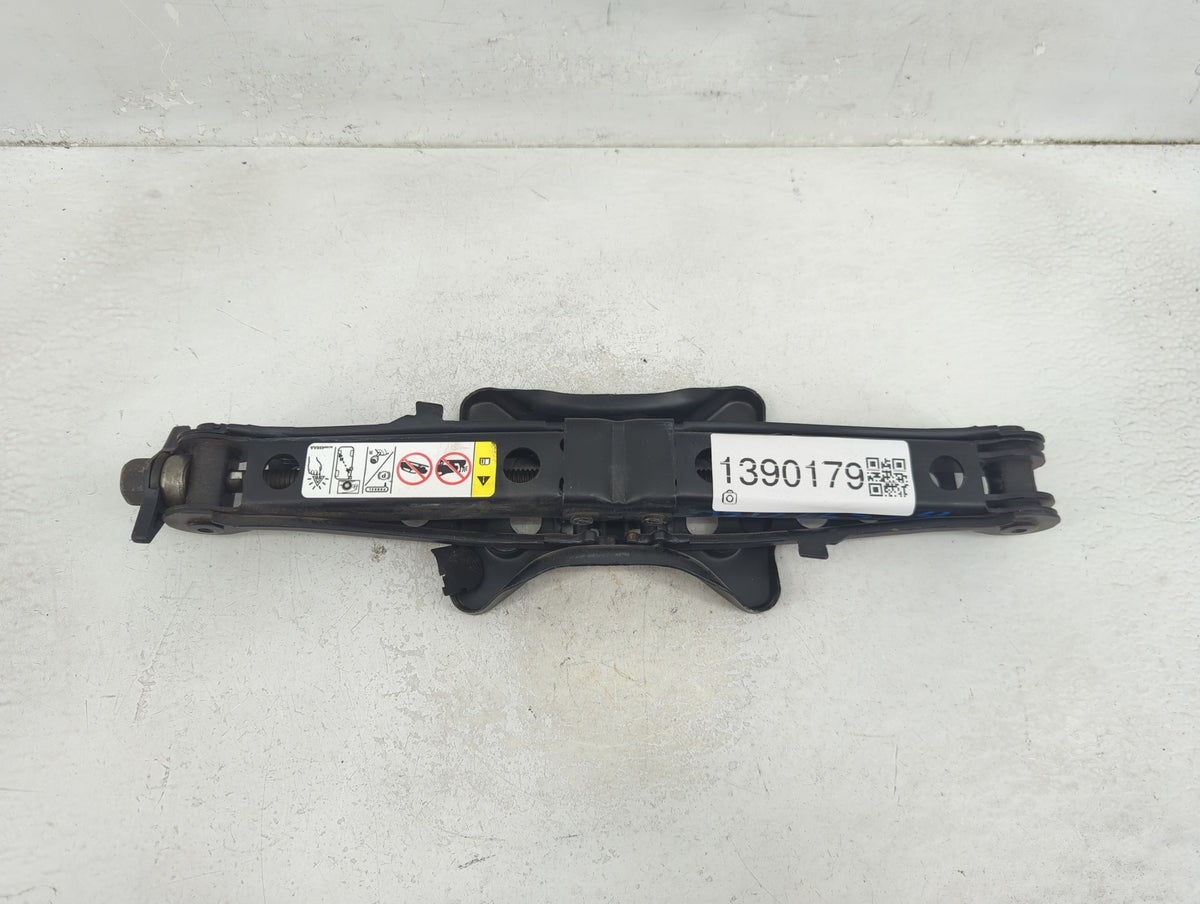 2012 Dodge Avenger Spare Scissor Car Jack 1390179 - Oemusedautoparts1.com