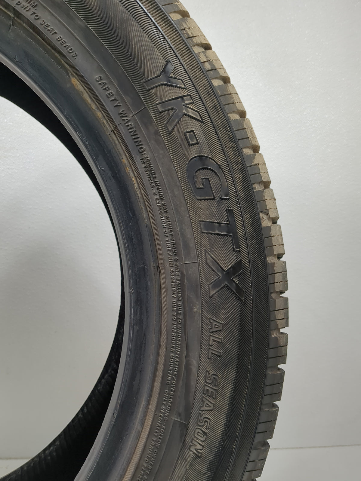 Used Tire 225/55R17 YOKOHAMA YK-GTX 101V - Tread Depth 9/32 - Oemusedautoparts1.com