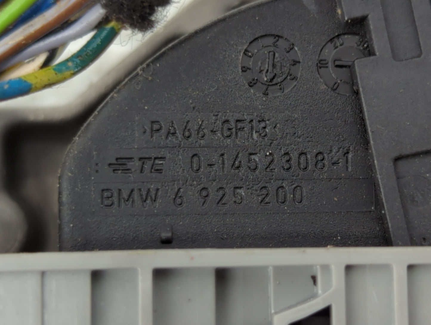 2010-2013 Dodge Avenger Chassis Control Module Ccm Bcm Body Control - Oemusedautoparts1.com