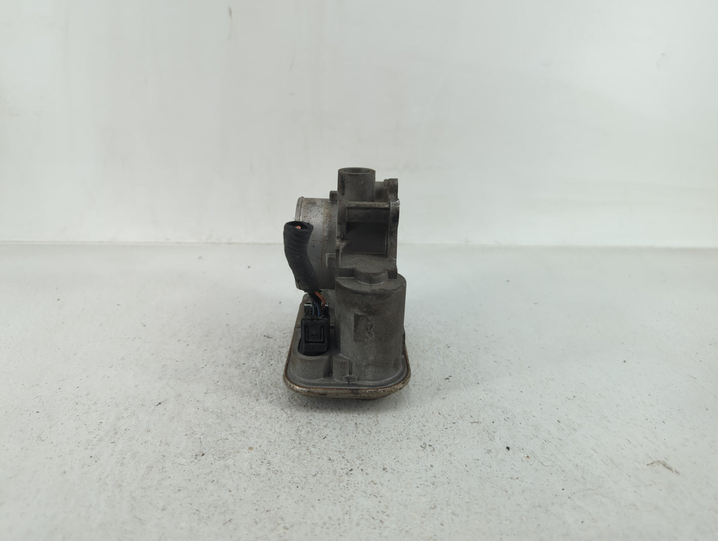 2008-2014 Dodge Avenger Throttle Body P/N:542909035AB 04891735AC Fits OEM Used Auto Parts - Oemusedautoparts1.com