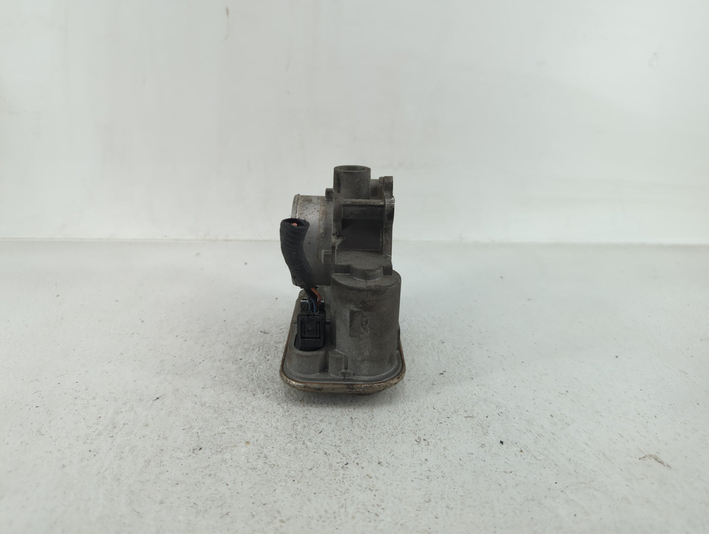 2008-2014 Dodge Avenger Throttle Body P/N:542909035AB 04891735AC Fits OEM Used Auto Parts - Oemusedautoparts1.com