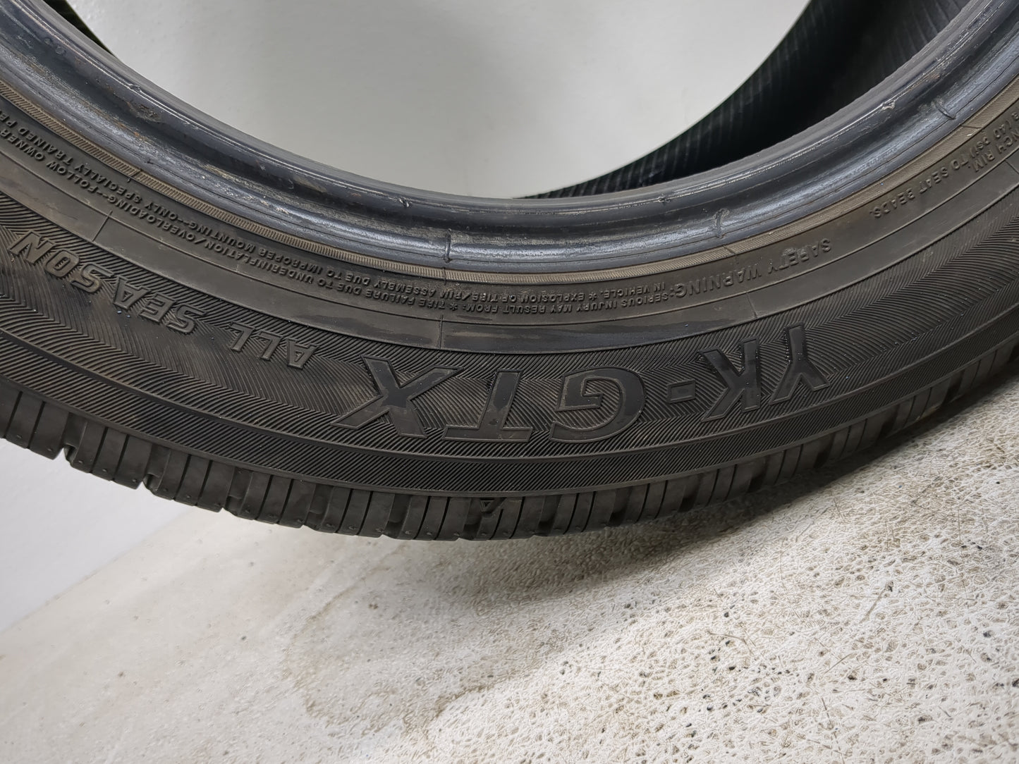 Used Tire 255/55R17 YOKOHAMA YK-GTX ALL SEASON 101V - Tread Depth 9/32 - Oemusedautoparts1.com