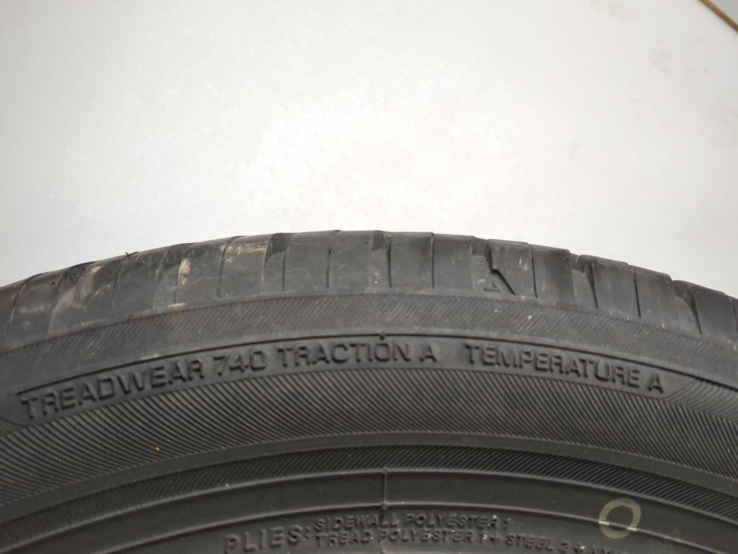 Used Tire 255/55R17 YOKOHAMA YK-GTX ALL SEASON 101V - Tread Depth 9/32 - Oemusedautoparts1.com