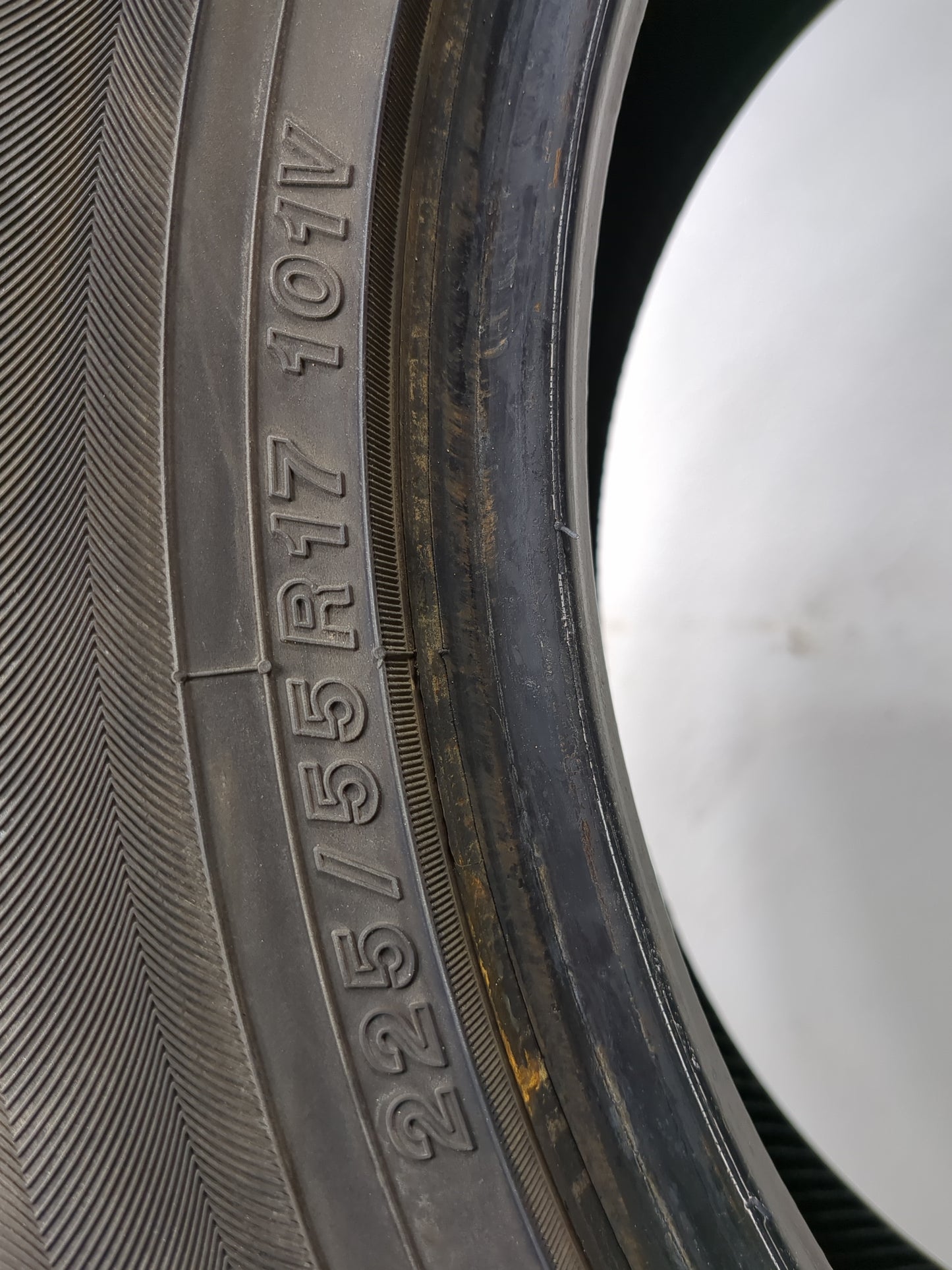 Used Tire 255/55R17 YOKOHAMA YK-GTX ALL SEASON 101V - Tread Depth 9/32 - Oemusedautoparts1.com