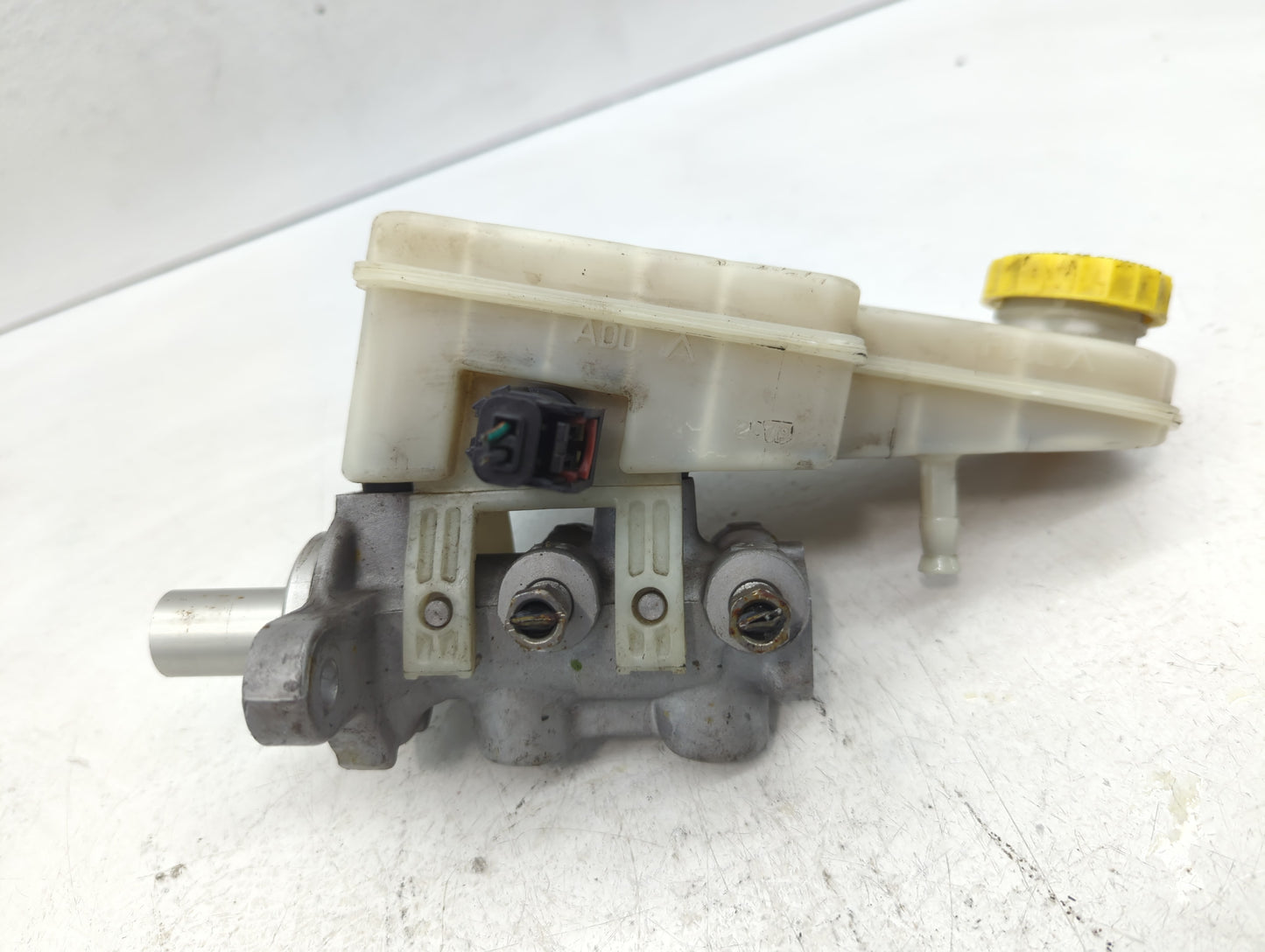 2008-2014 Dodge Avenger Brake Master Cylinder - Oemusedautoparts1.com