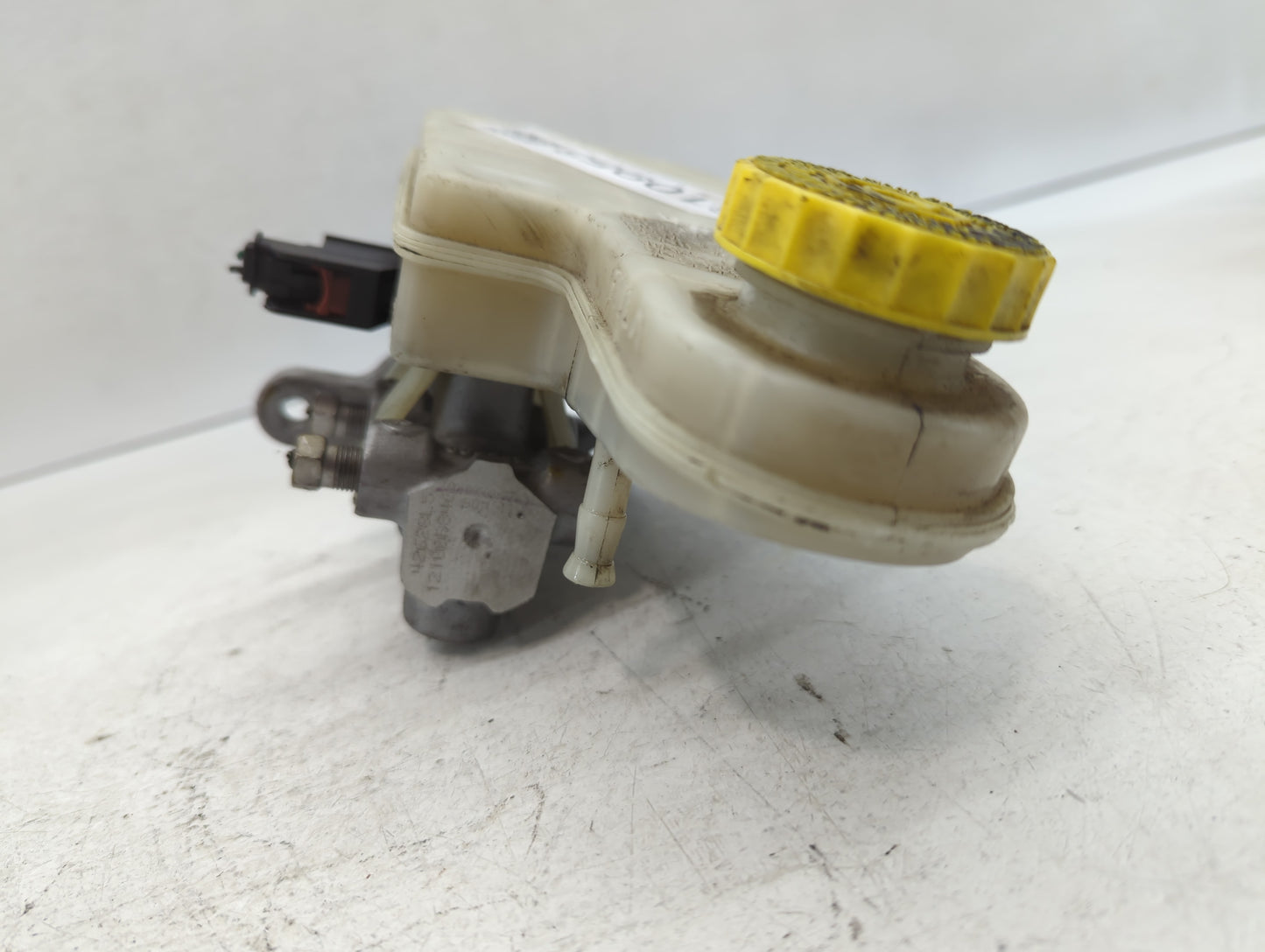 2008-2014 Dodge Avenger Brake Master Cylinder - Oemusedautoparts1.com
