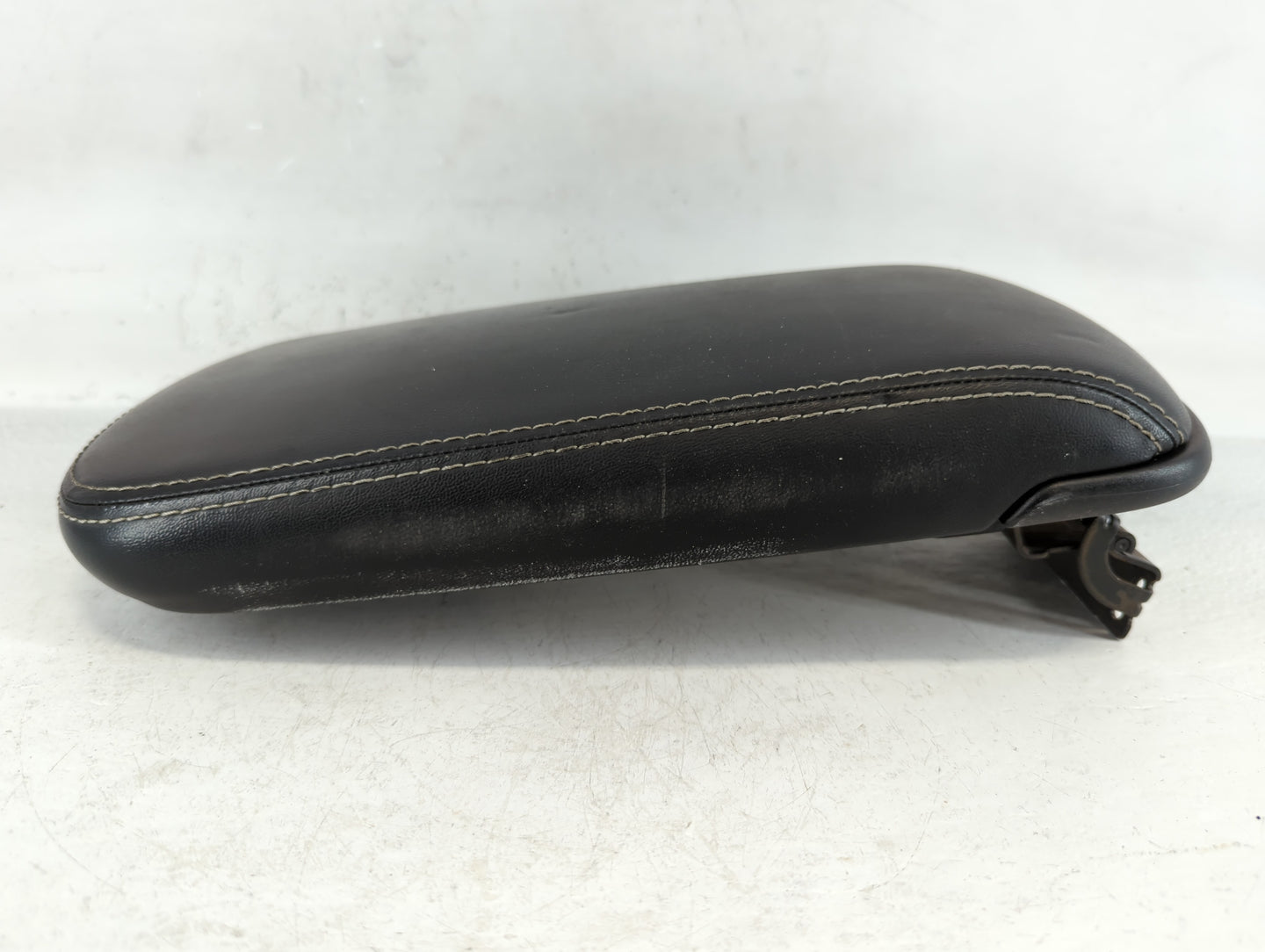 2012 Dodge Avenger Center Console Armrest Cover Lid Black - Oemusedautoparts1.com