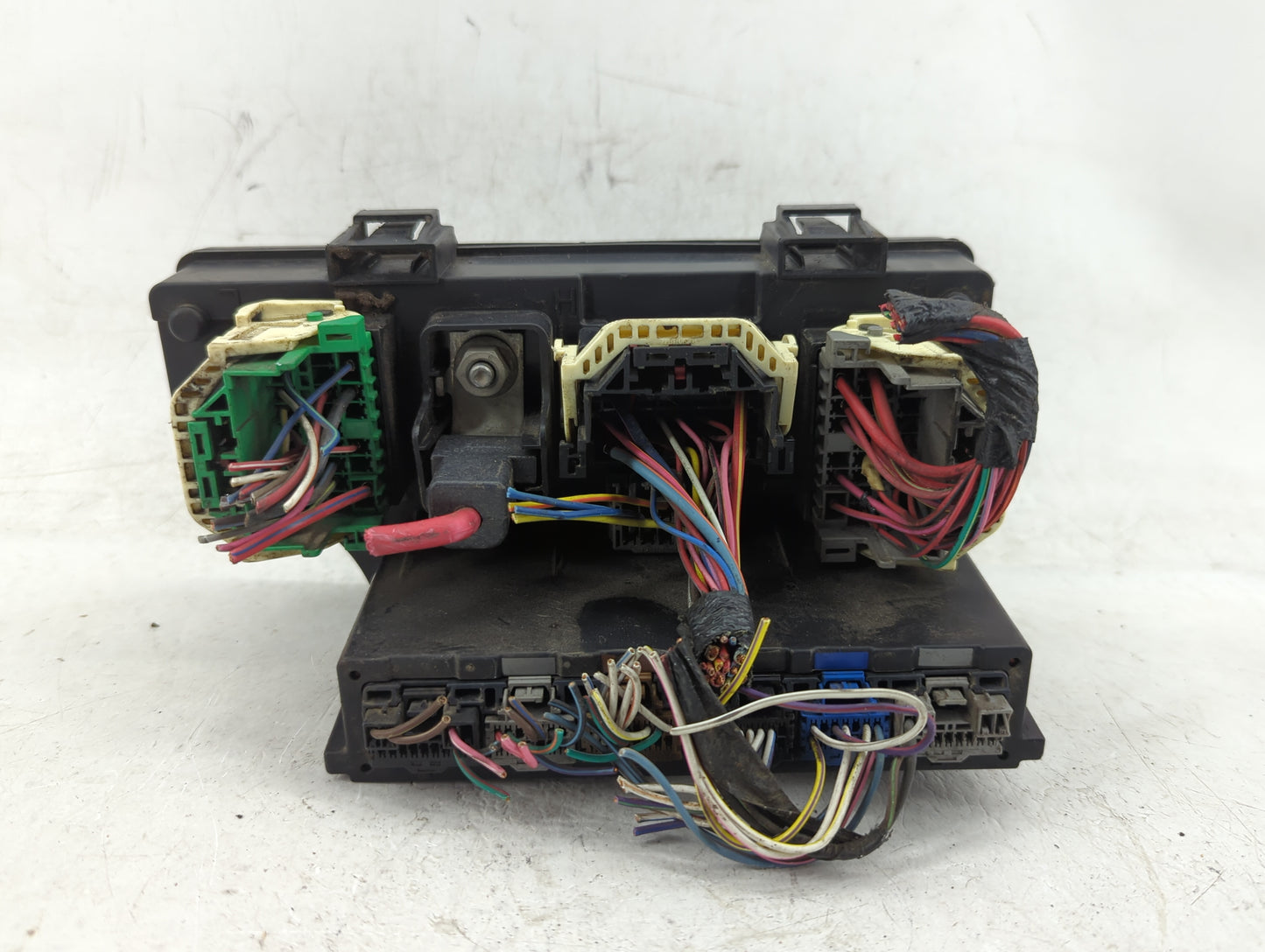 2010-2012 Dodge Caliber Fusebox Fuse Box Relay Module Tipm P04692333ac - Oemusedautoparts1.com