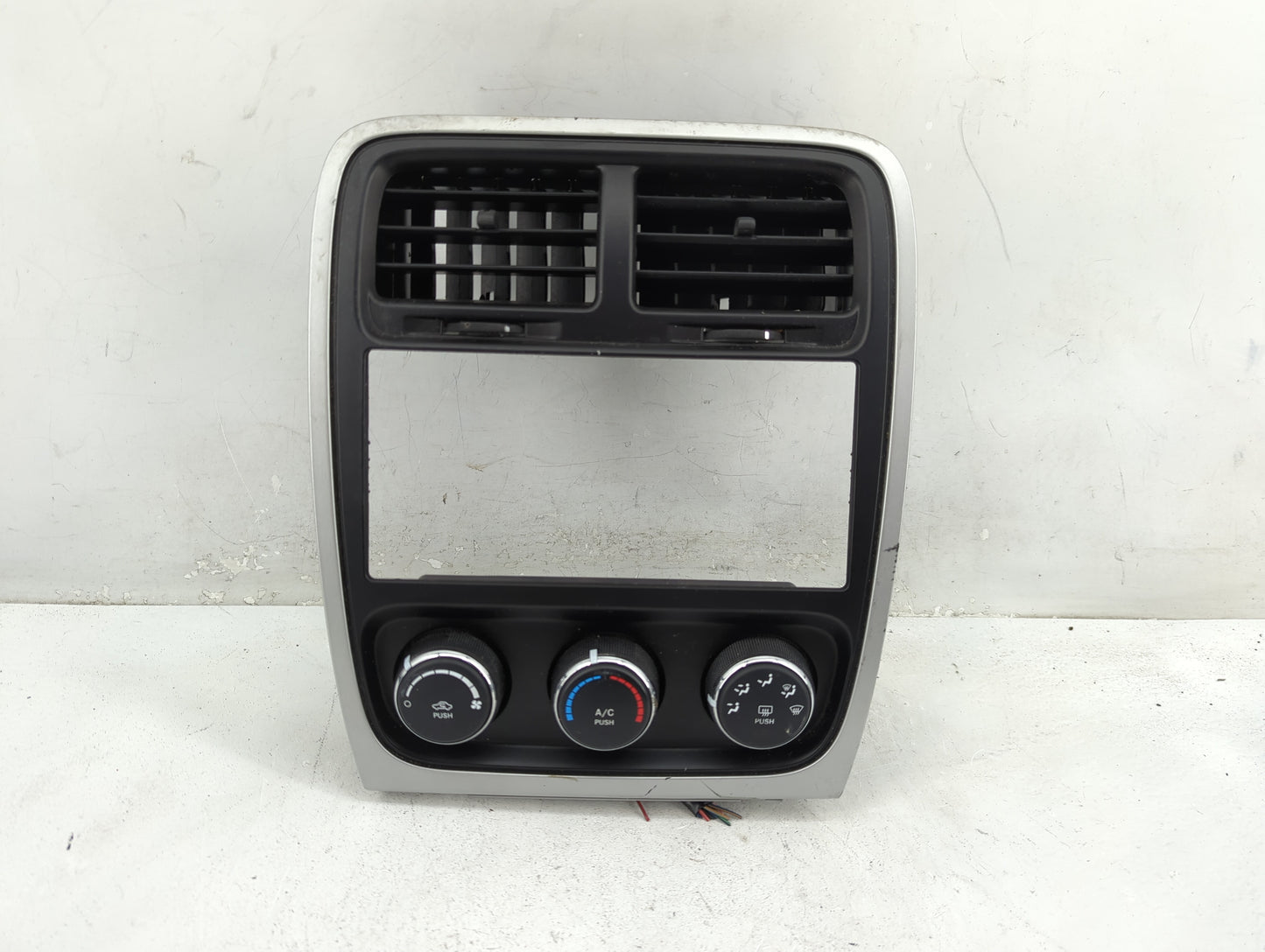 2011-2012 Dodge Caliber Climate Control Module Temperature AC/Heater Replacement P/N:P55111278AD Fits OEM Used Auto Parts - 
